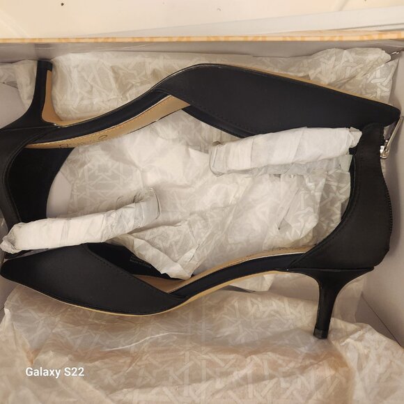 Jewel Badgley Mischka " Robles" Black Satin Kitten Heels. NIB. Size 6 - Picture 10 of 14